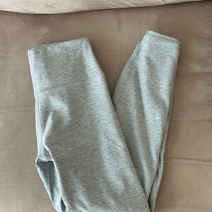 ALO YOGA Size Medium High Waisted Alo Soft 7/8 Lounge Leggings Light Grey